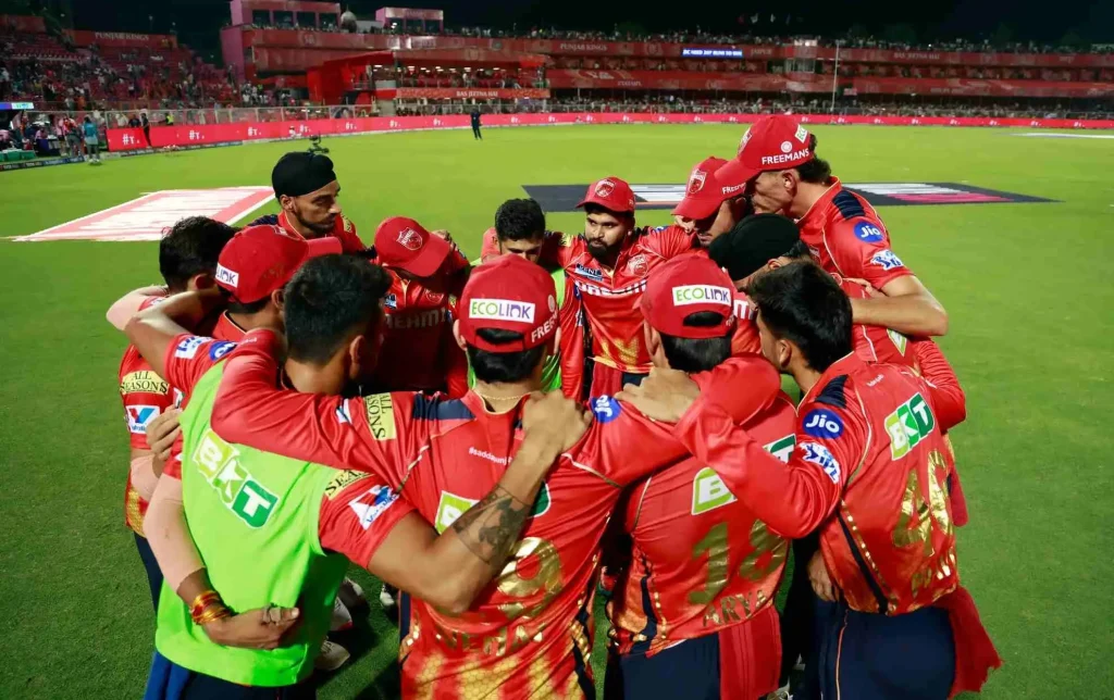 IPL 2025: পাঞ্জাব কিংস এক সিজনে সর্বোচ্চ ২০০+ রান করার রেকর্ড সমান করল PBKS vs DC ম্যাচে।