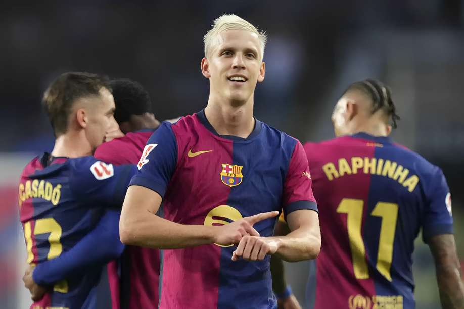 Midfield: Frenkie de Jong, Pedri, and Dani Olmo