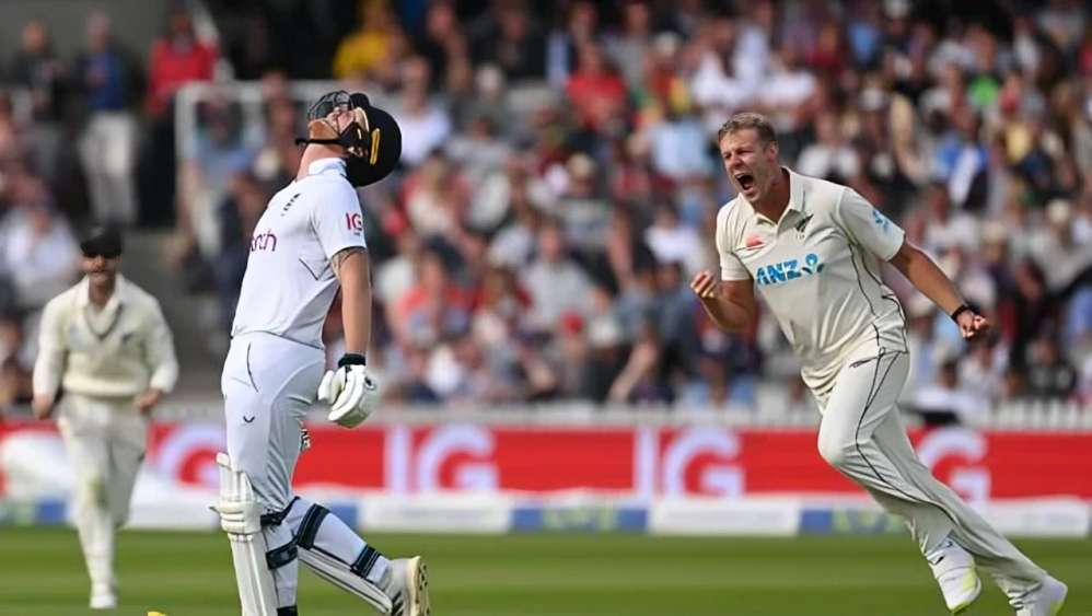 England – 282/3 vs New Zealand, 2004