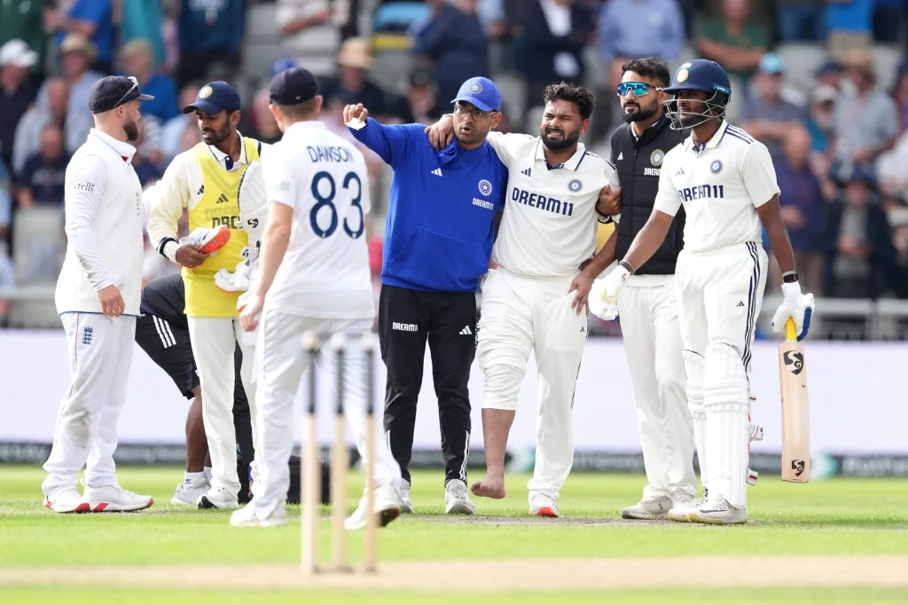 "A Knock to Remember" – Sachin Tendulkar Applauds Rishabh Pant’s Gritty Fifty Despite Fractured Toe in Manchester