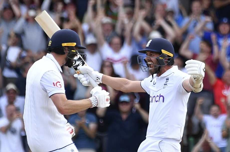 Top 5 Highest Successful Run Chases by England in Test Cricket